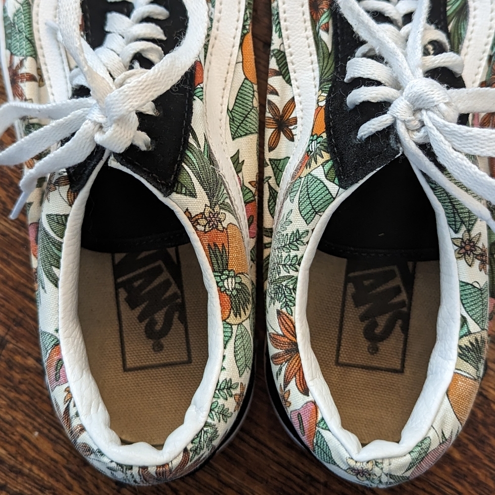 Vans Low Top Lace Up Black Suede Tropical Floral Sneakers Unisex - Picture 2 of 7